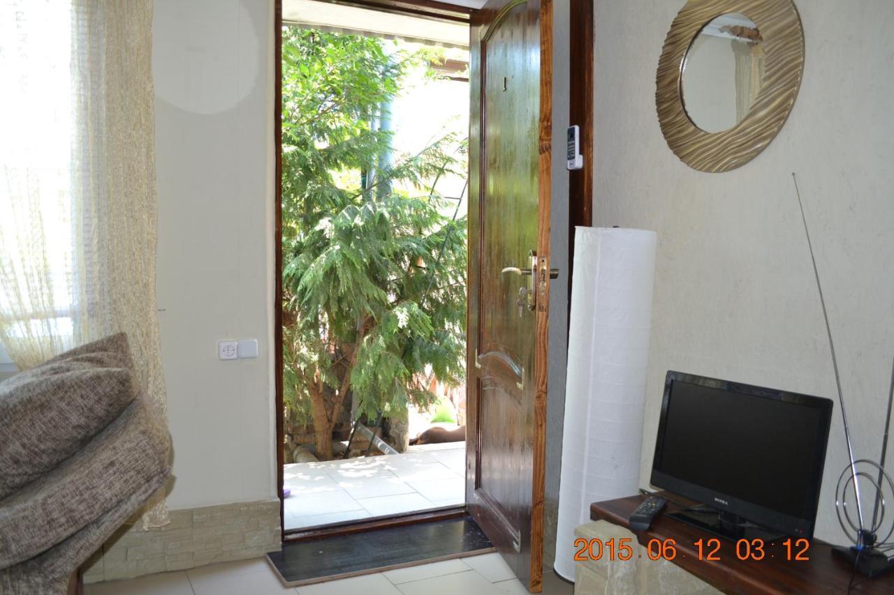 U Palycha Guest House Sochumi Exterior foto