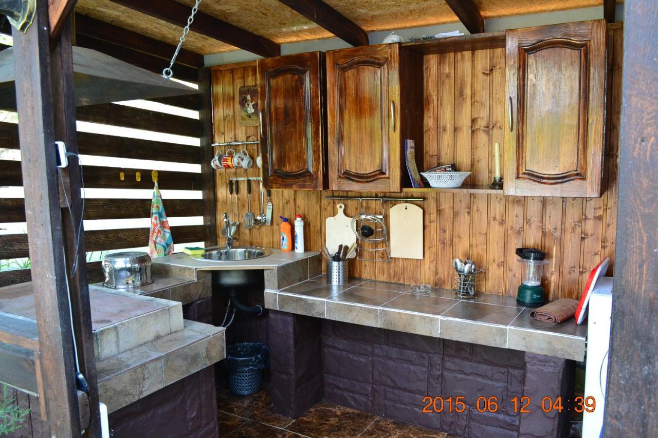 U Palycha Guest House Sochumi Exterior foto