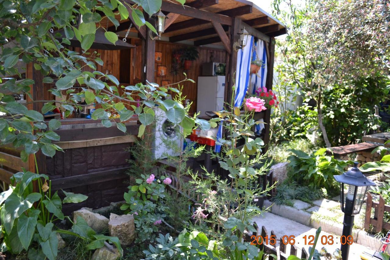 U Palycha Guest House Sochumi Exterior foto