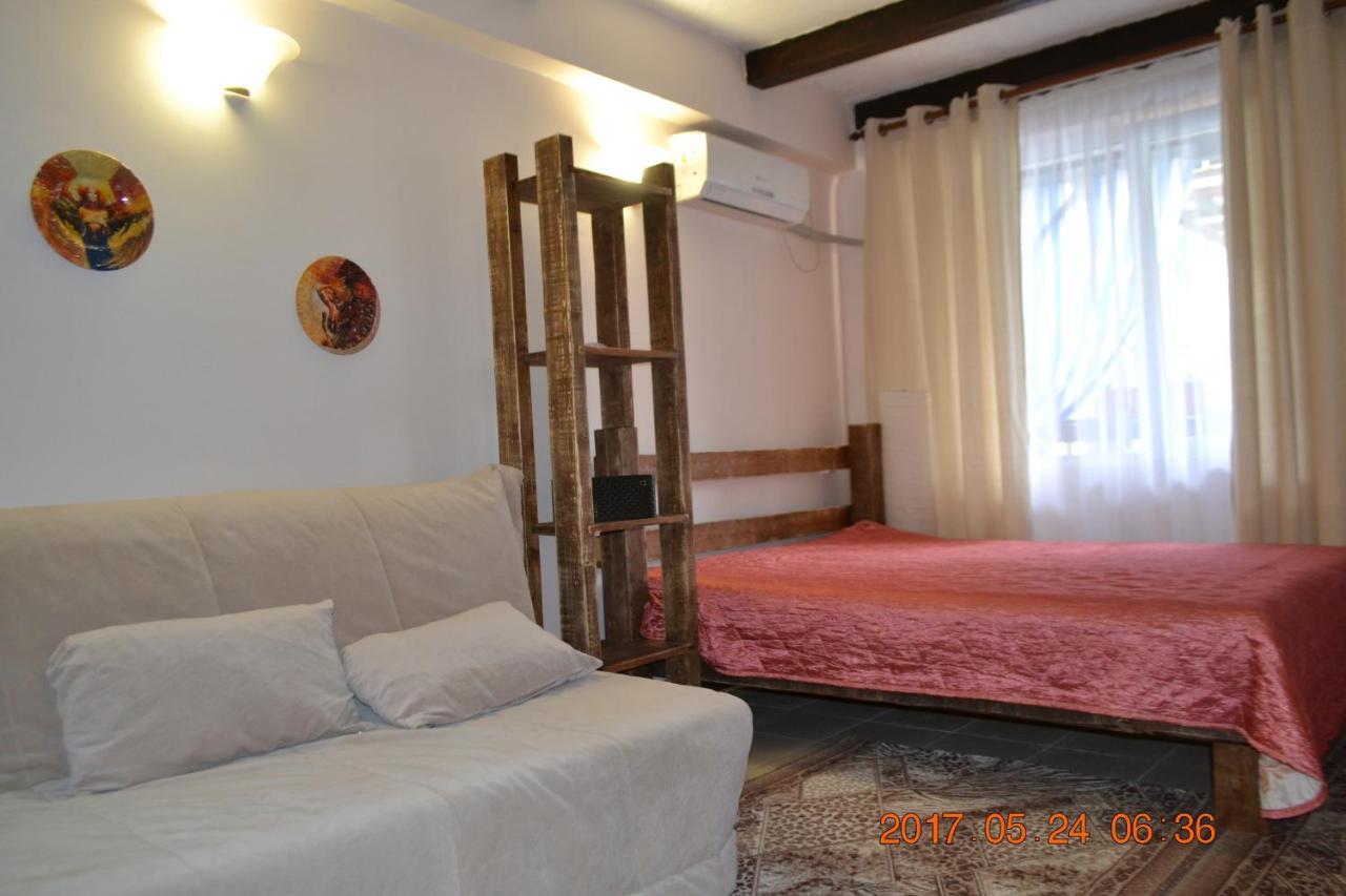U Palycha Guest House Sochumi Exterior foto