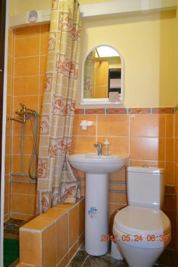 U Palycha Guest House Sochumi Exterior foto