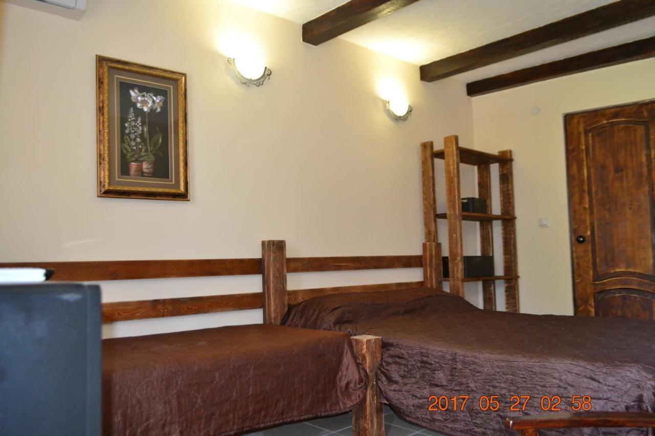U Palycha Guest House Sochumi Exterior foto