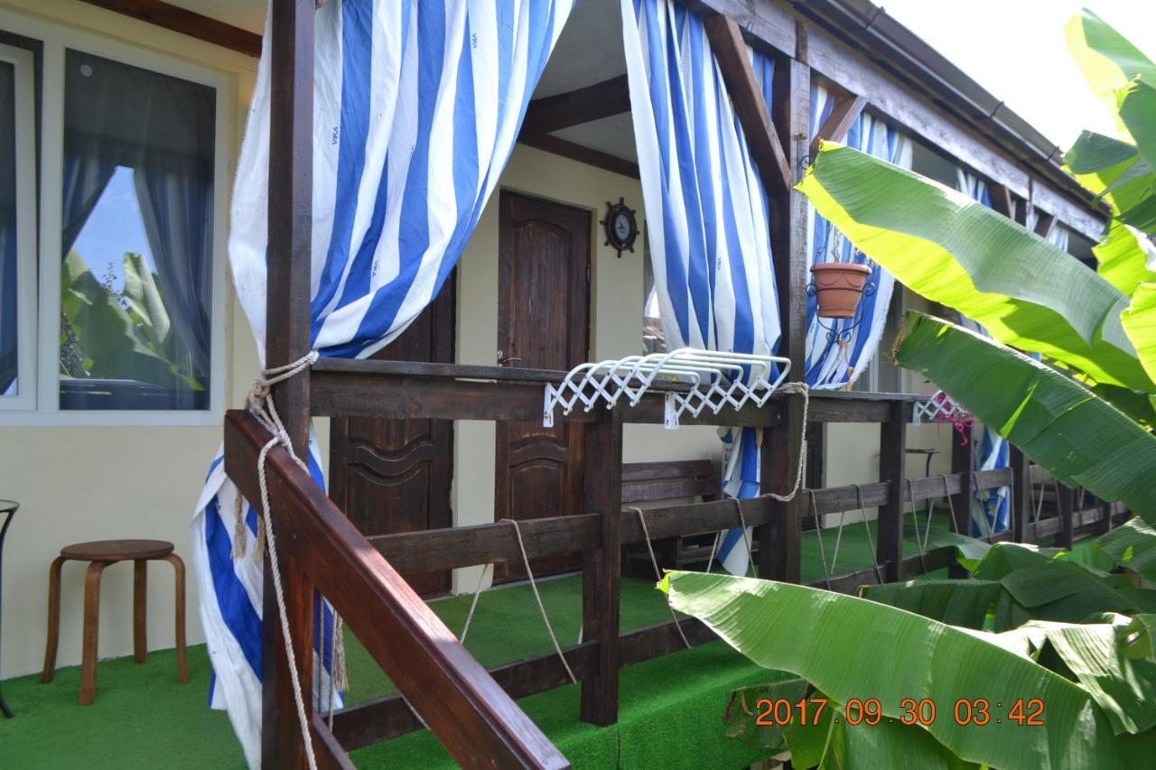 U Palycha Guest House Sochumi Exterior foto