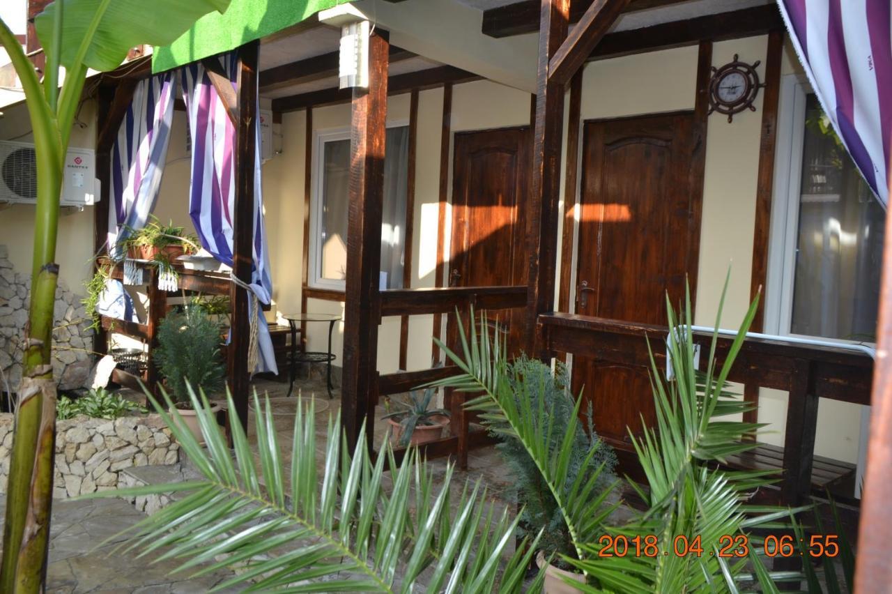 U Palycha Guest House Sochumi Exterior foto