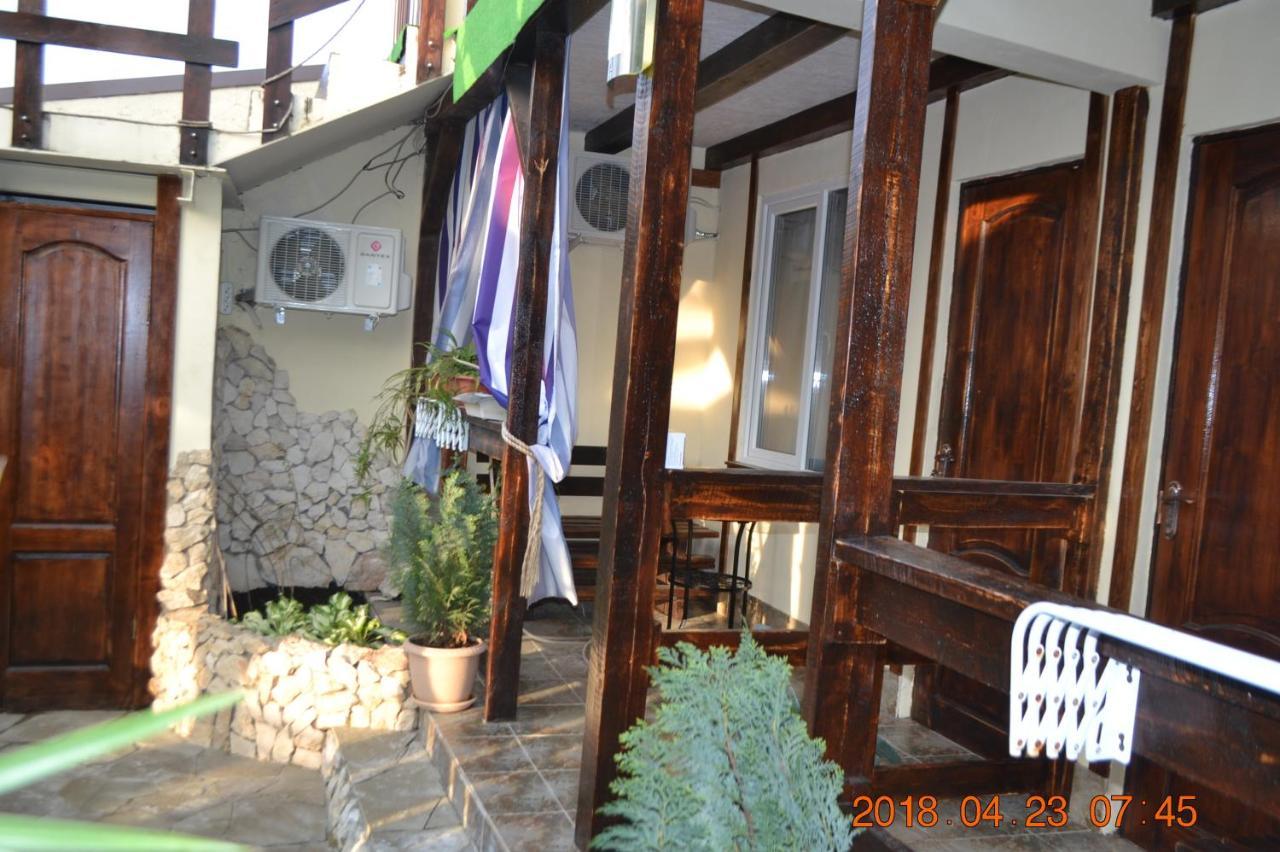 U Palycha Guest House Sochumi Exterior foto