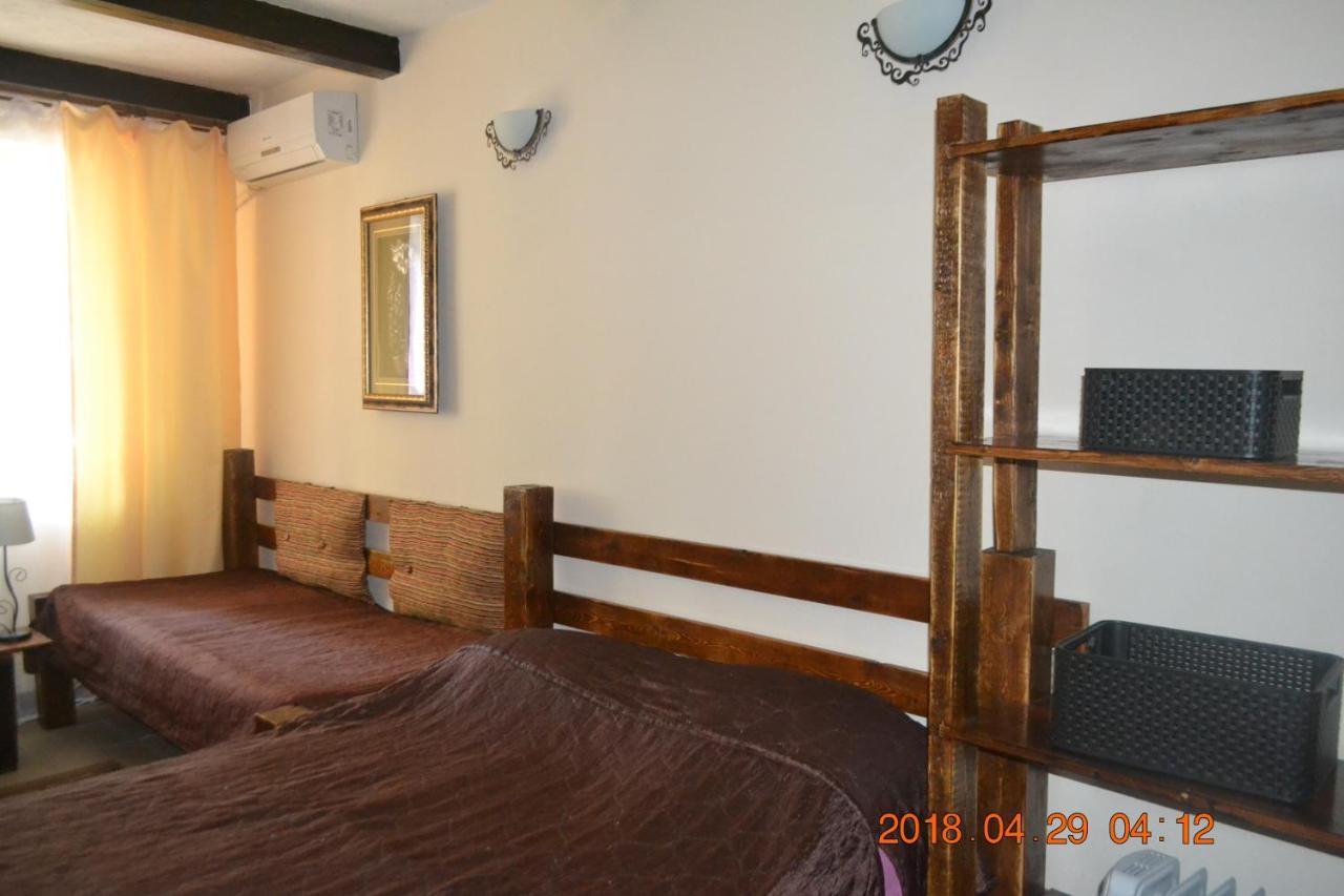U Palycha Guest House Sochumi Exterior foto