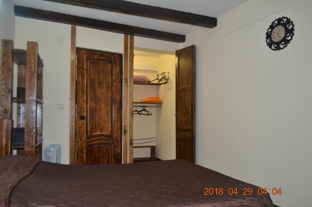 U Palycha Guest House Sochumi Exterior foto