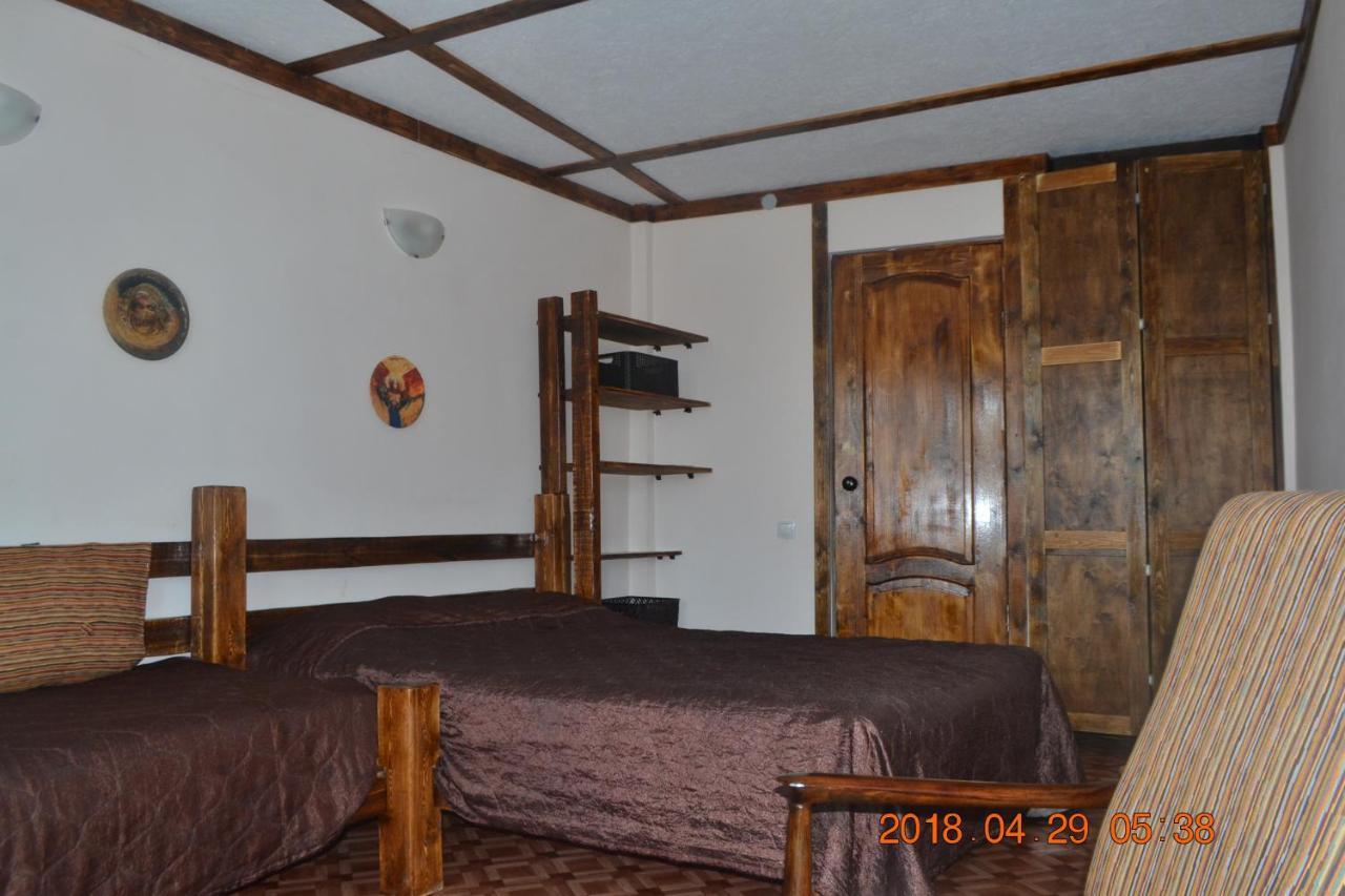 U Palycha Guest House Sochumi Exterior foto