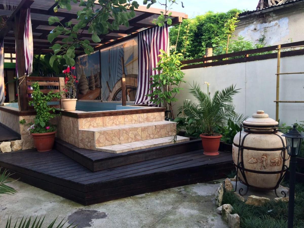 U Palycha Guest House Sochumi Exterior foto
