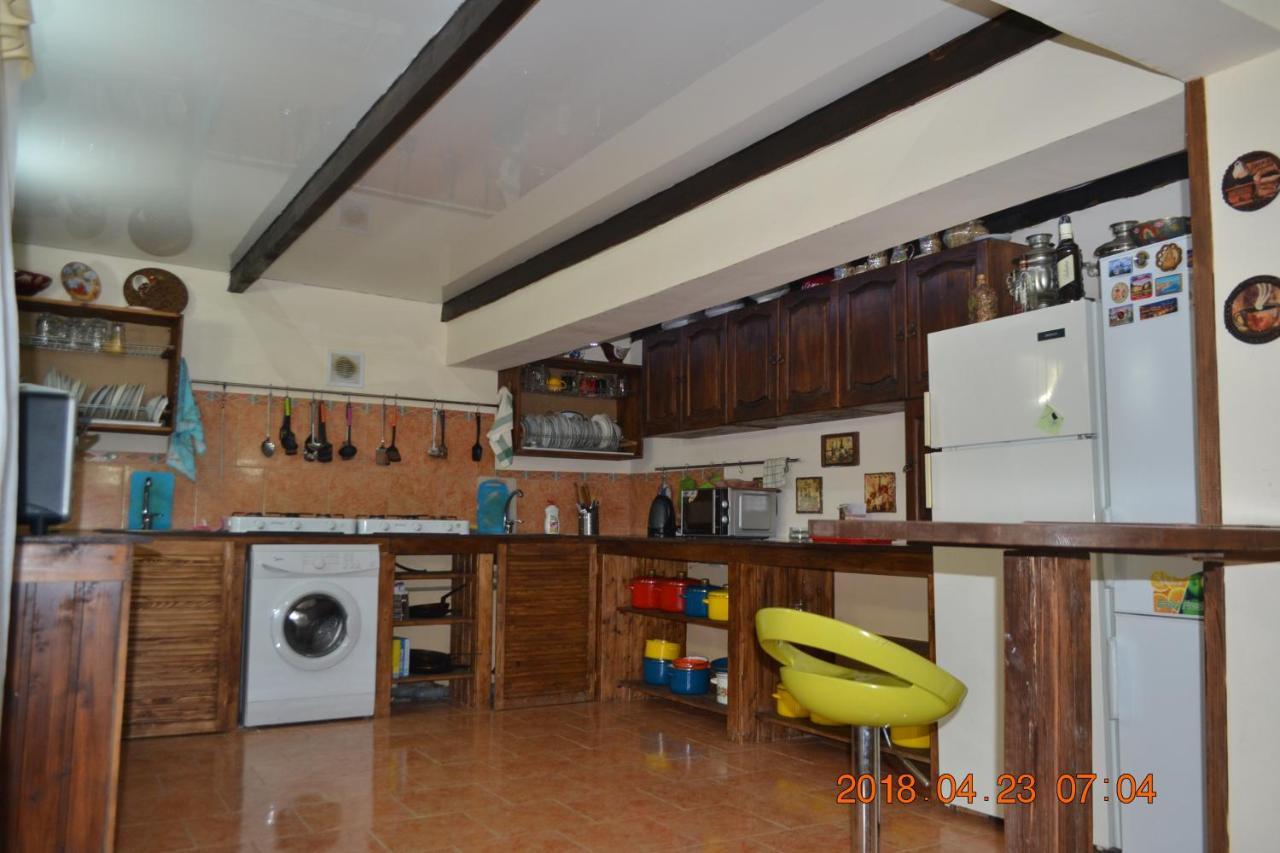 U Palycha Guest House Sochumi Exterior foto
