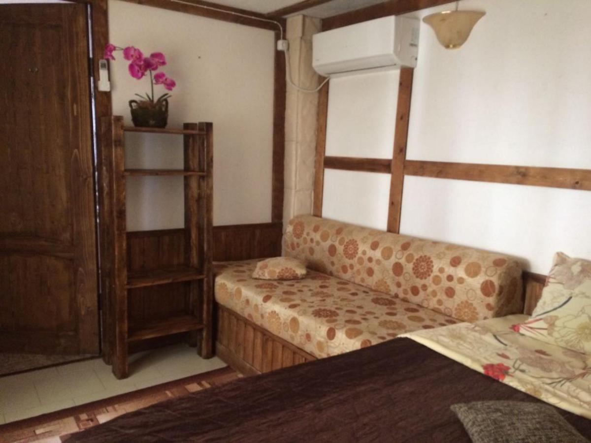 U Palycha Guest House Sochumi Exterior foto